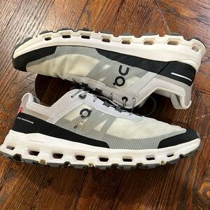 Men’s Oncloud size 9